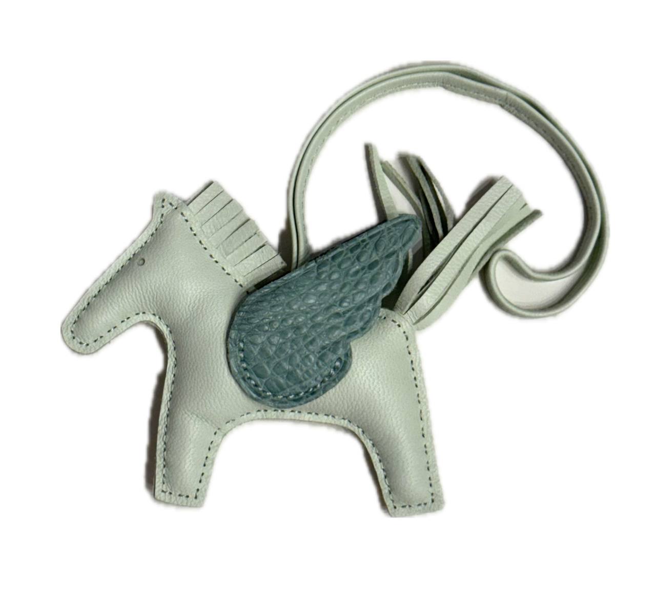 Cheval Charm