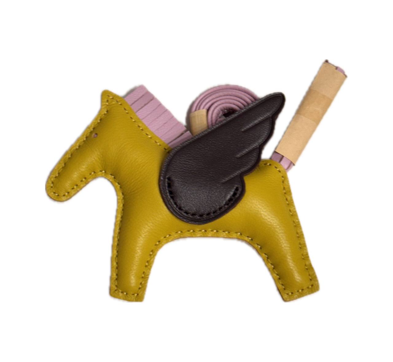 Cheval Charm