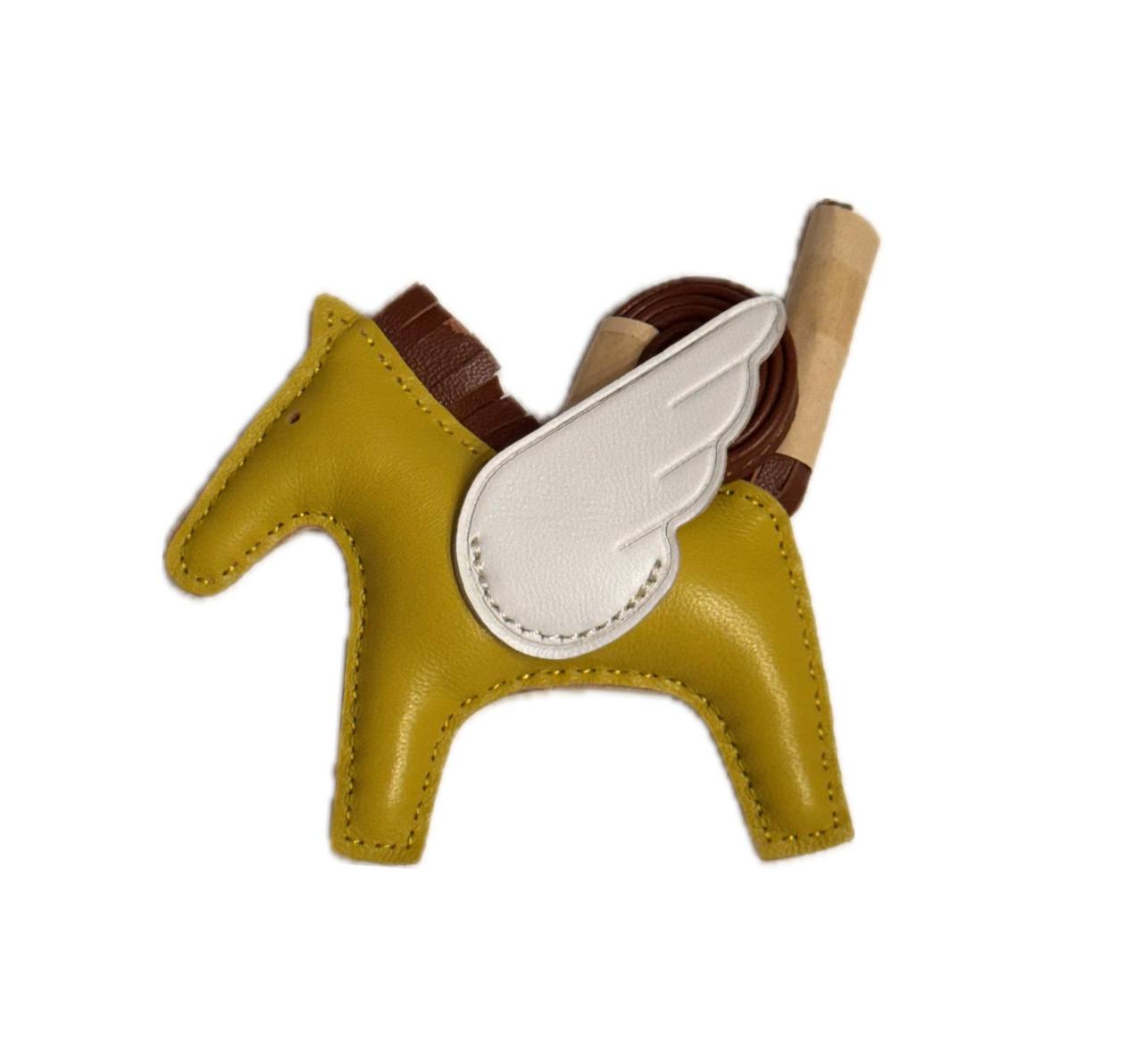 Cheval Charm